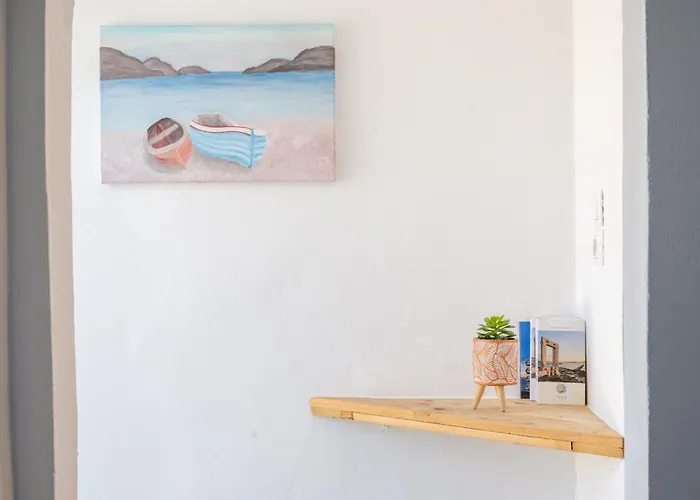 Perivoli 3-chora アパート